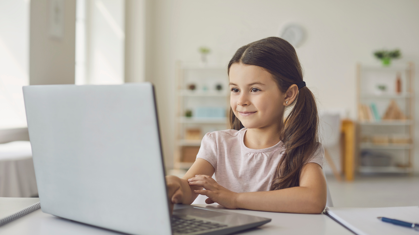 CODE Rebels – Online kurzy programování pro děti